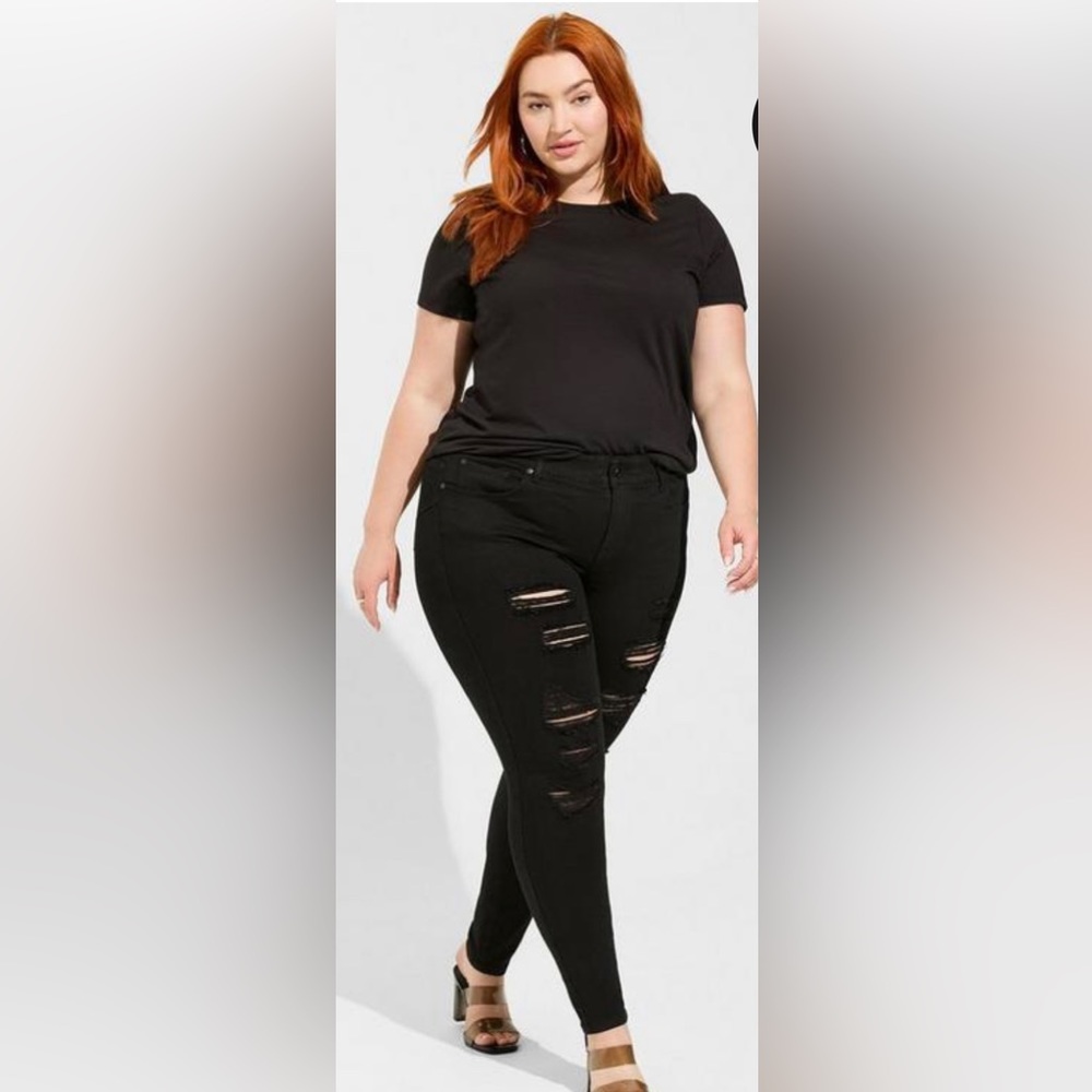 Torrid size: 22T Bombshell Skinny Premium Stretch High-Rise Destructed Jean